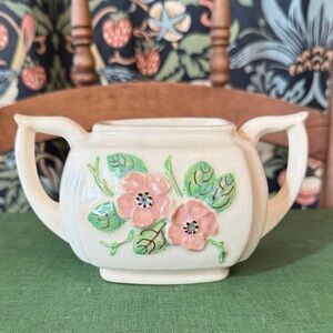 💕1946 Hull Pottery Creamer in Rosella Pattern ***Spoons are not included***